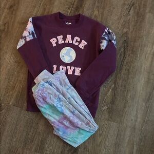 SO Kids Matching Set in Burgundy and Tie-Dye